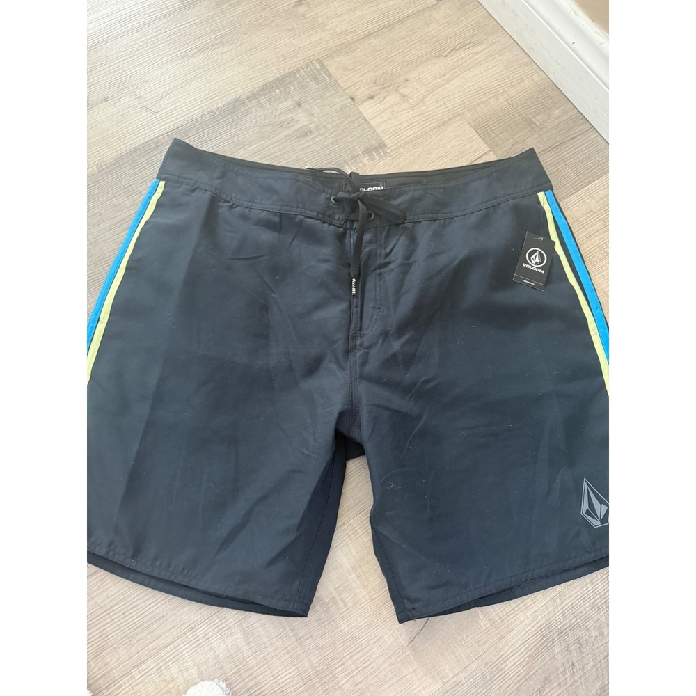 Volcom Lawton Boardshorts 18"‎ - Size 38 - Black NWT